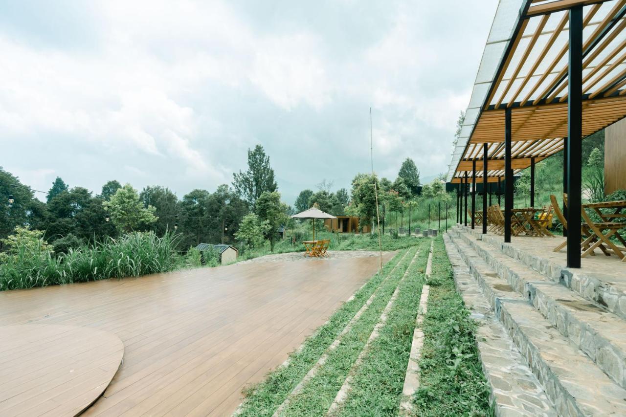 Bobocabin Gunung Mas, Puncak Hotel Tagalbato Exterior photo